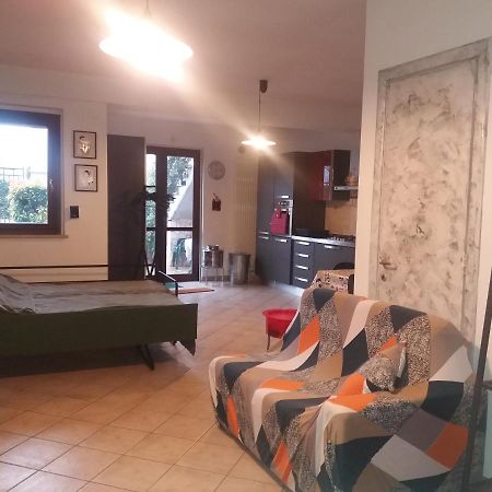 Apartamento Tana Per Gli Ospiti Terni Exterior foto