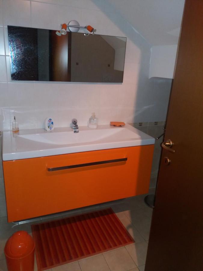 Apartamento Tana Per Gli Ospiti Terni Exterior foto