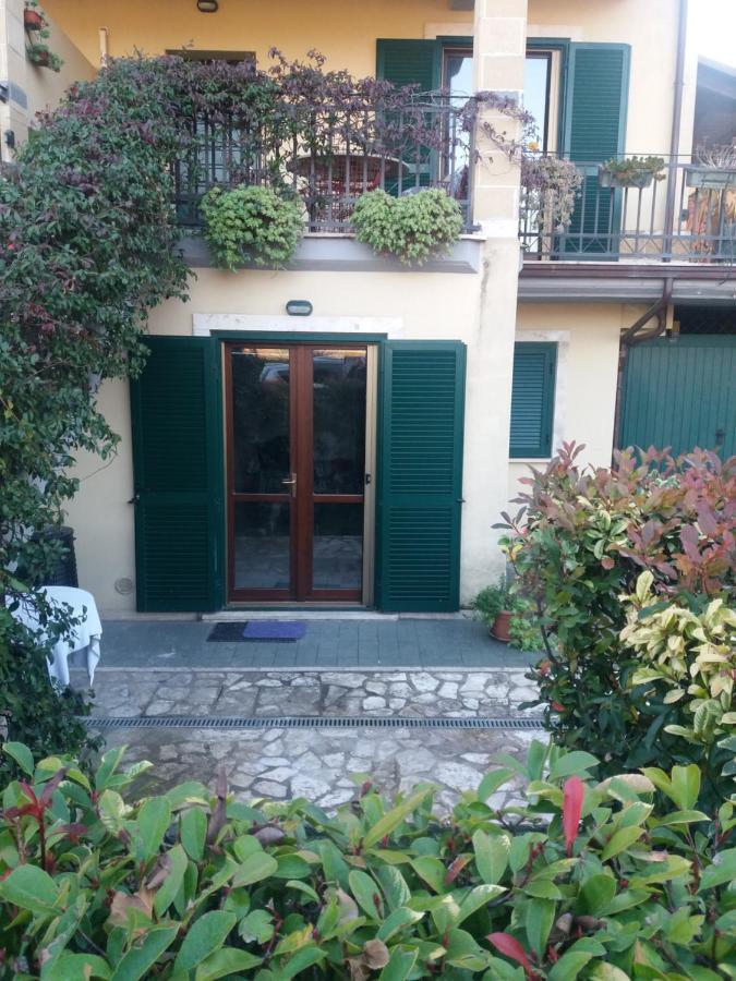 Apartamento Tana Per Gli Ospiti Terni Exterior foto