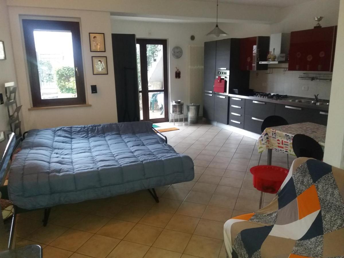 Apartamento Tana Per Gli Ospiti Terni Exterior foto