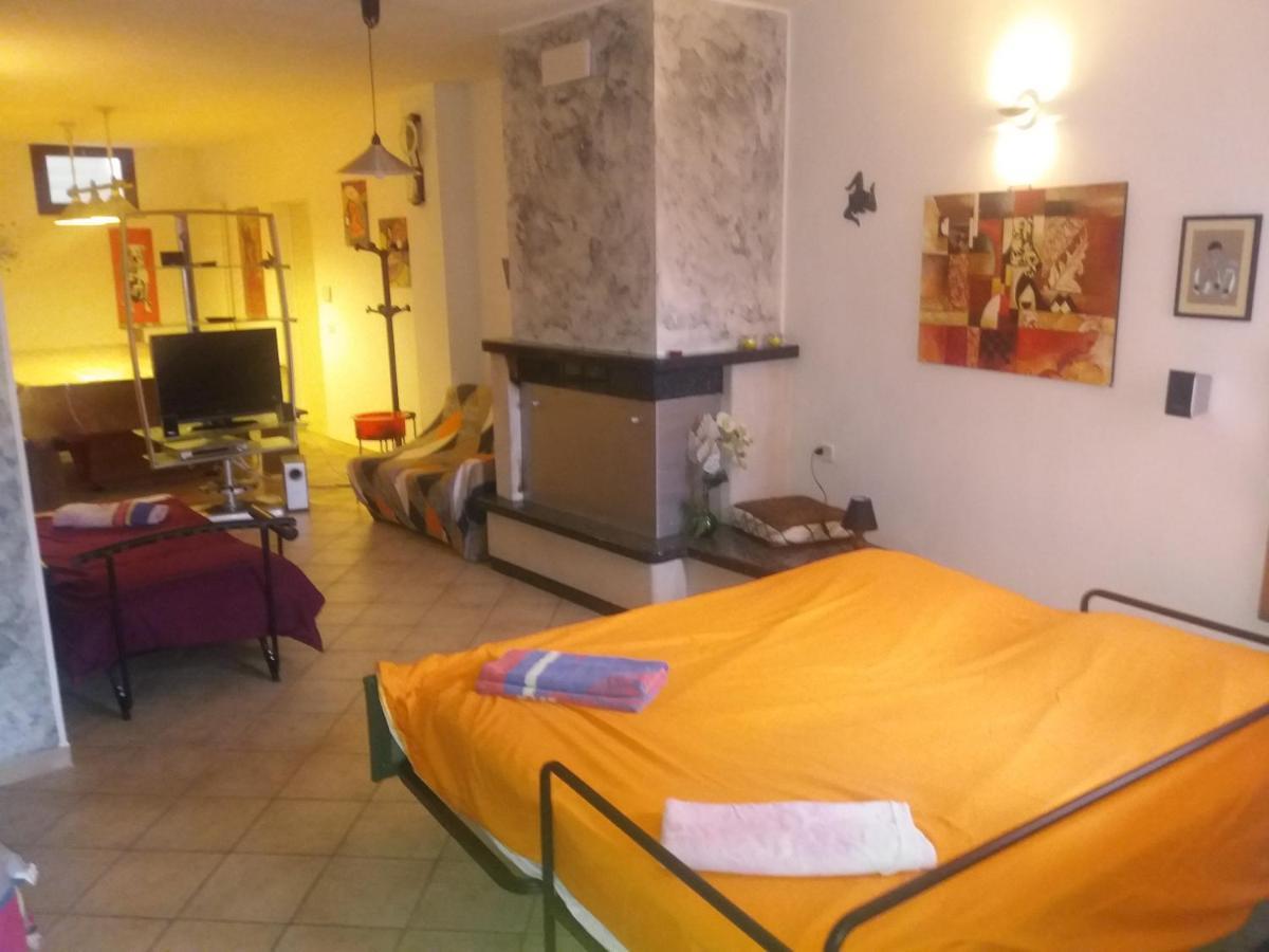 Apartamento Tana Per Gli Ospiti Terni Exterior foto