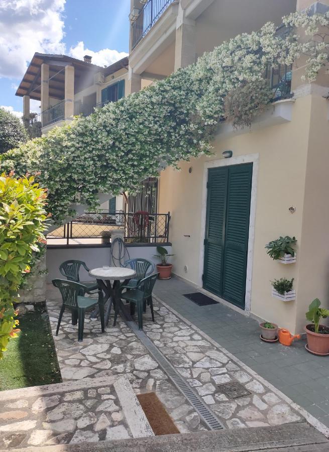 Apartamento Tana Per Gli Ospiti Terni Exterior foto
