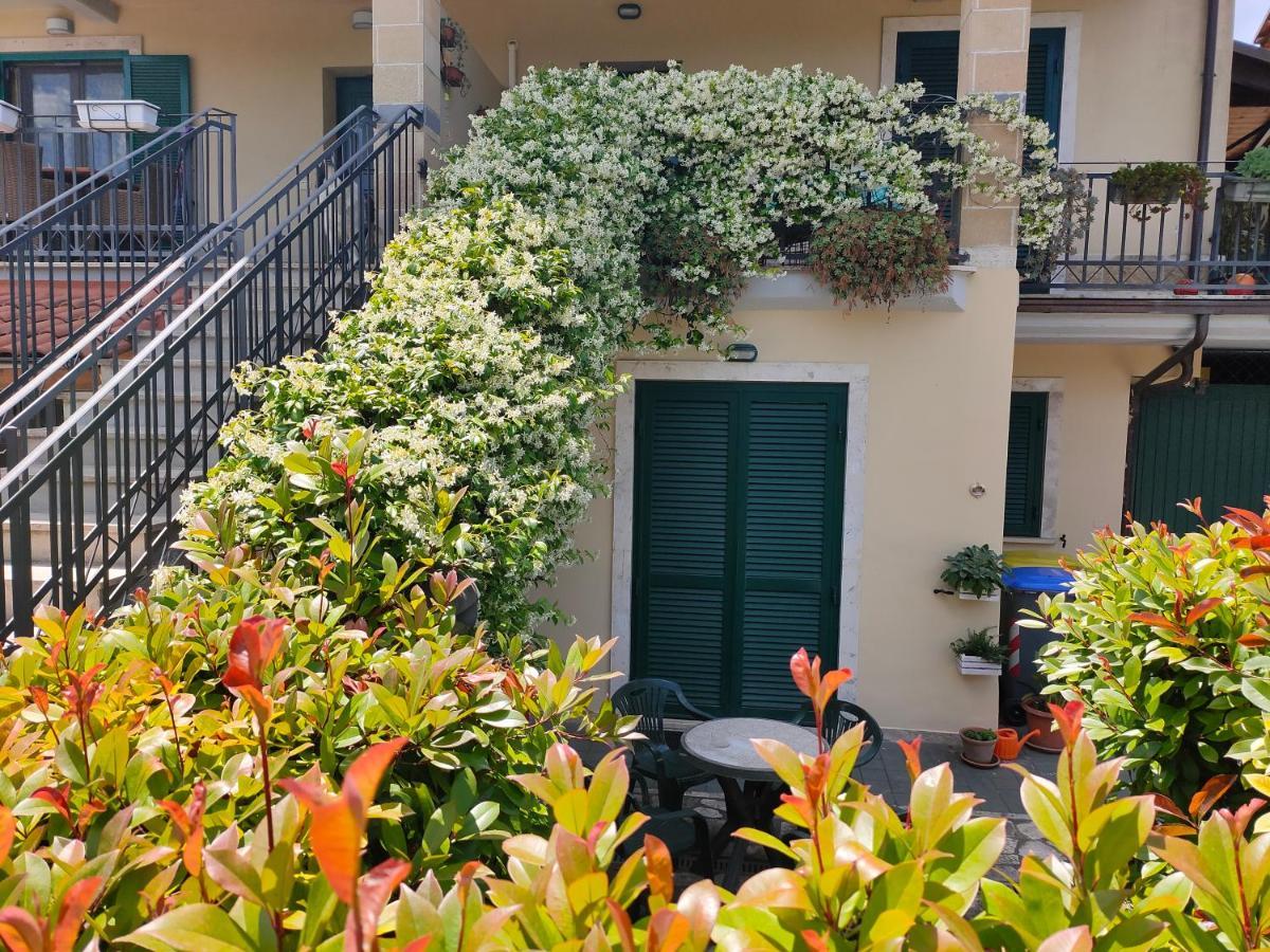 Apartamento Tana Per Gli Ospiti Terni Exterior foto