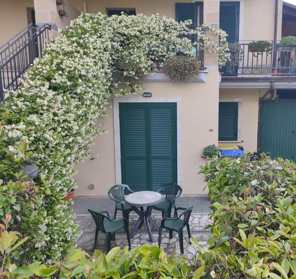 Apartamento Tana Per Gli Ospiti Terni Exterior foto